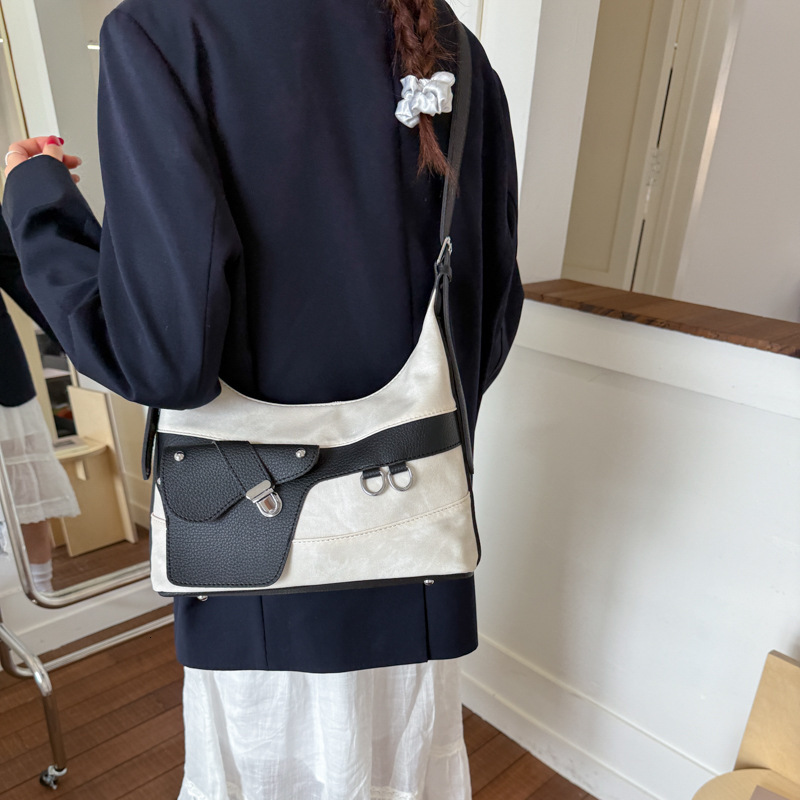Autumn New Retro Large Capacity Women's Shoulder Bag, New Niche Fashion Commuting Niche Design Women's Crossbody Bag Autumn New Designer Bag