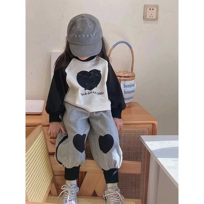 2PCS Clothing Set for Kids Baby Girls Autumn Spliced Raglan Long Sleeve Bow Sweatshirt Suits Loose Love Patchwork Sports Pants Outfits Z250811