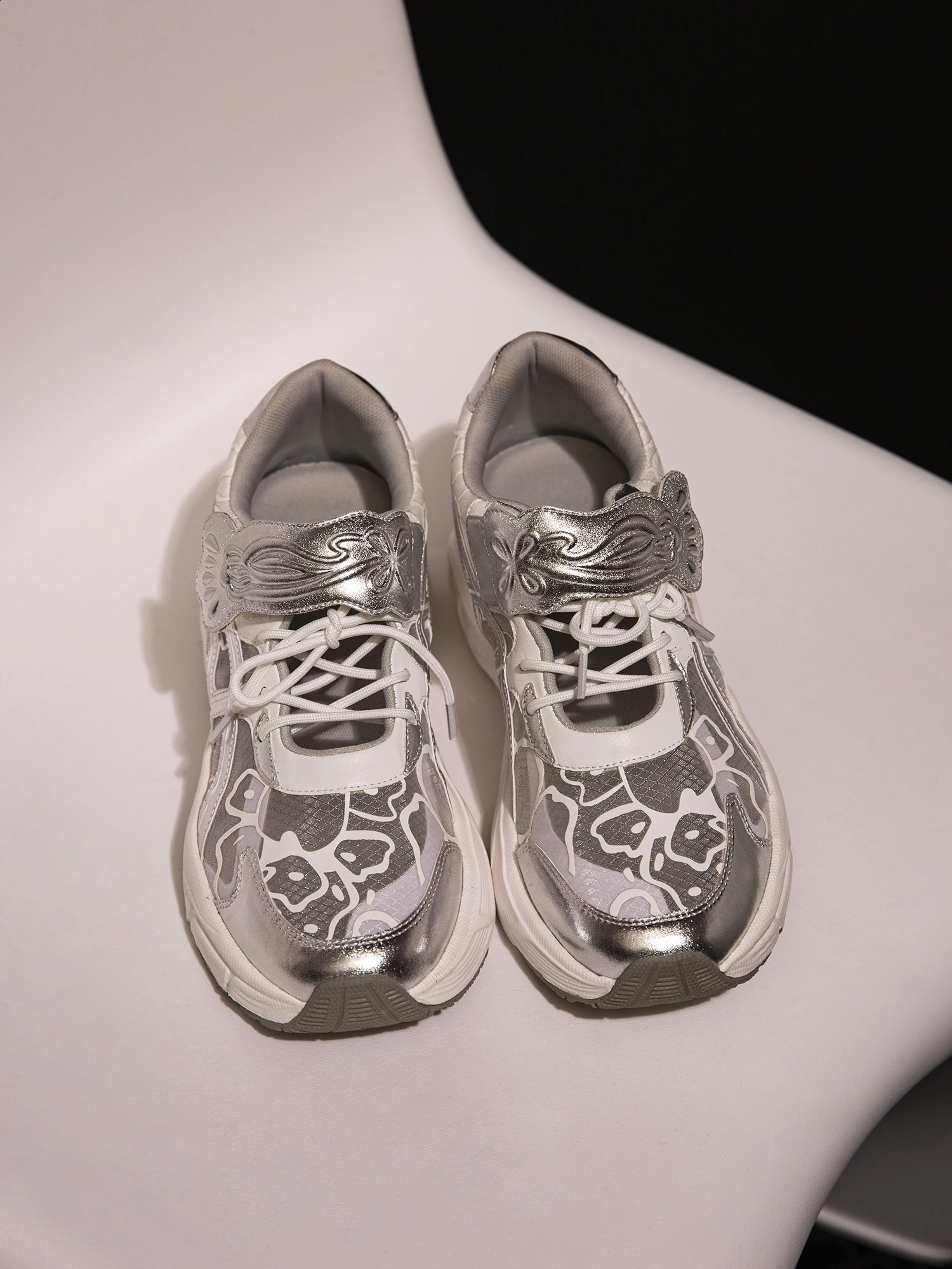 Running Fairy Hollow out Breathable Magic Tape Mary Janes Retro Silver Heightening Thi Bot Sports Dad oes Women Summer 250809