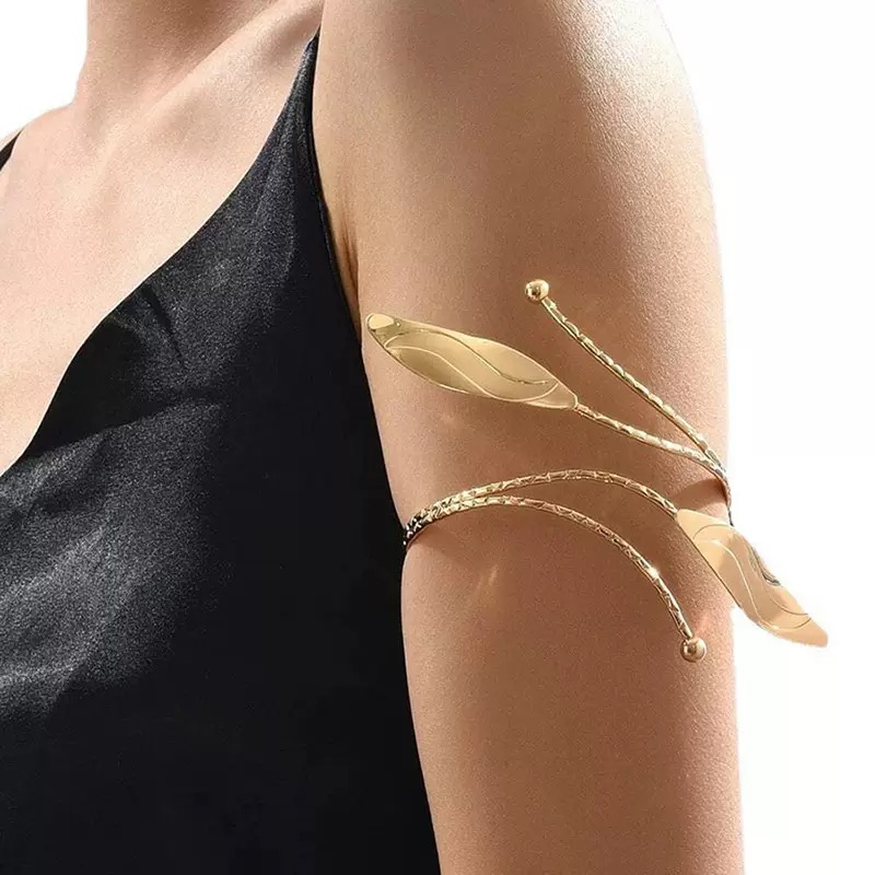 Fashionable high-quality sleeve badge with a simple leaf design, adjustable opening, and gold sleeve badge for women