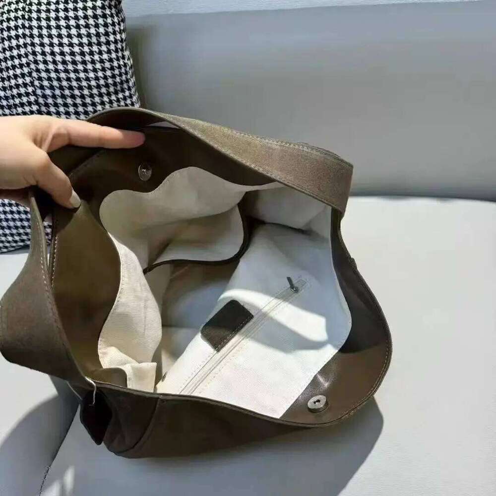 European and American Lazy Style Large Capacity Frosted Cowhide Travel Tote Winter Suede Leather Women Handbag Camel