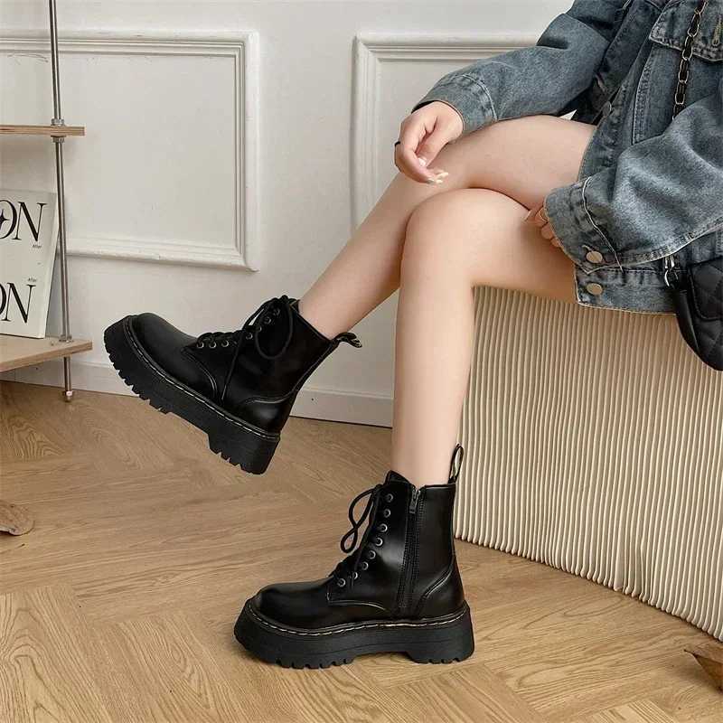 Minimalist Lace-up Women Boots 5cm Chunky Heel Platform Women Boots British Style Thick Sole Height Increasing Casual Boots W250811