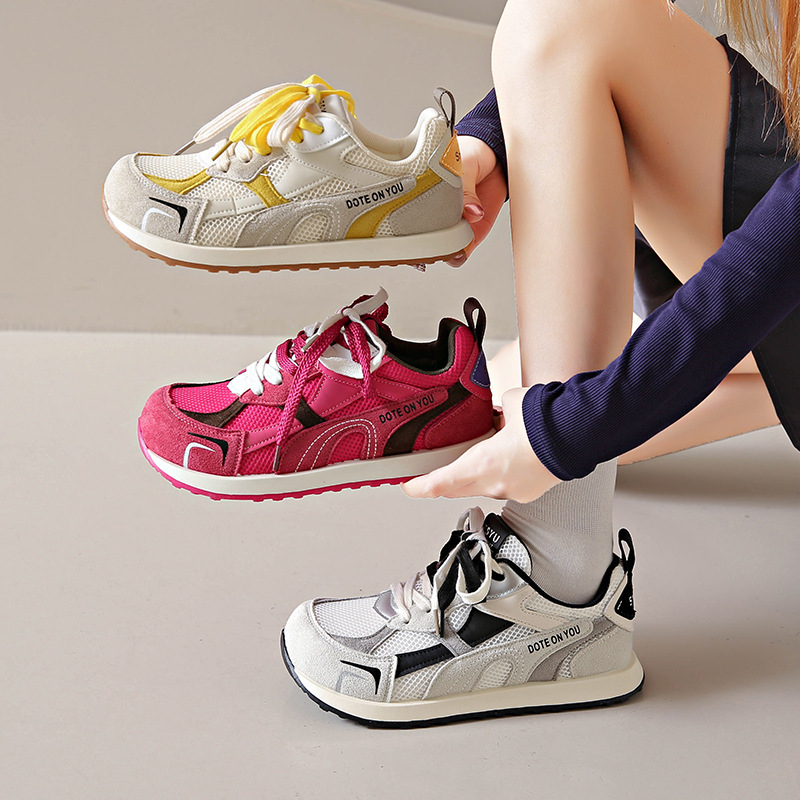 2025 White Sneakers for Women Autumn New Korean Version Ins Female Student Casual Sports Versatile Board Shoes Street Style T611 ddmysaturn