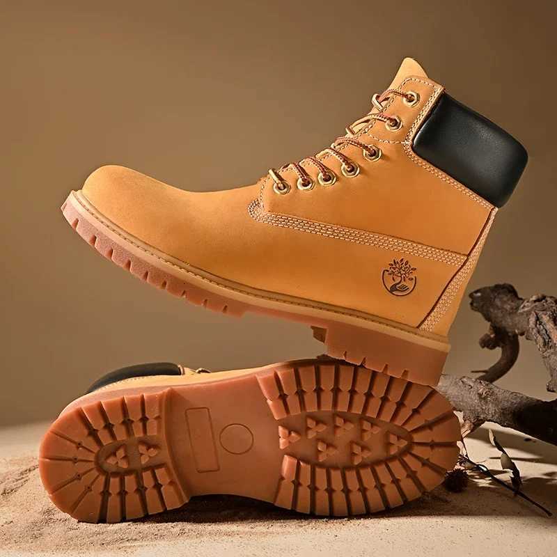 Boots Men High Top Boots Mens Leather Shoes Winter Fashion Plush Warm Shoes Outdoor Sneakers Lace Up Non-Slip Ankle Boots Male W250811