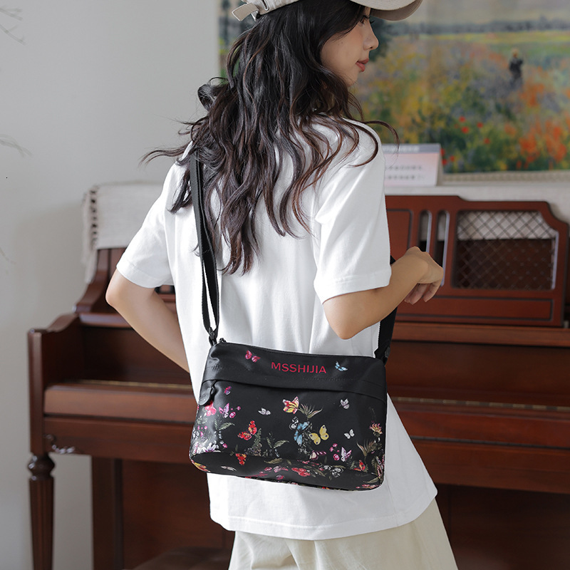 Lightweight Waterproof Nylon Trendy Printed Crossbody for Women New Casual Three-Layer Large Capacity Shoulder Bag ddmymoon