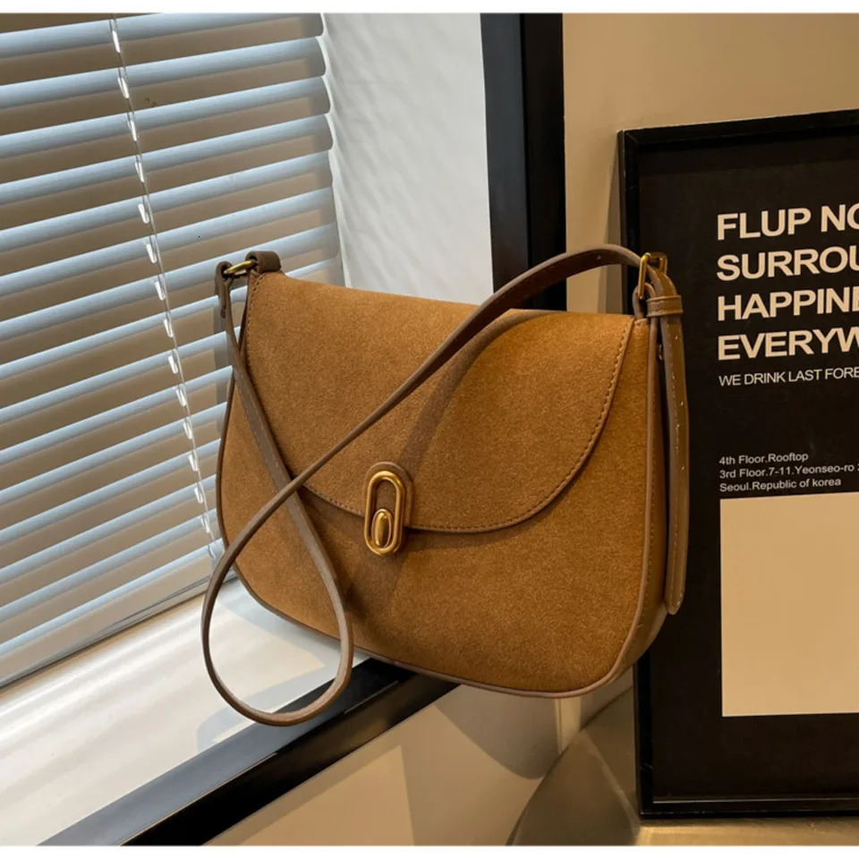 retro fashion Womens bag saddle niche simple crossbody shoulder suitable for daily travel 250811