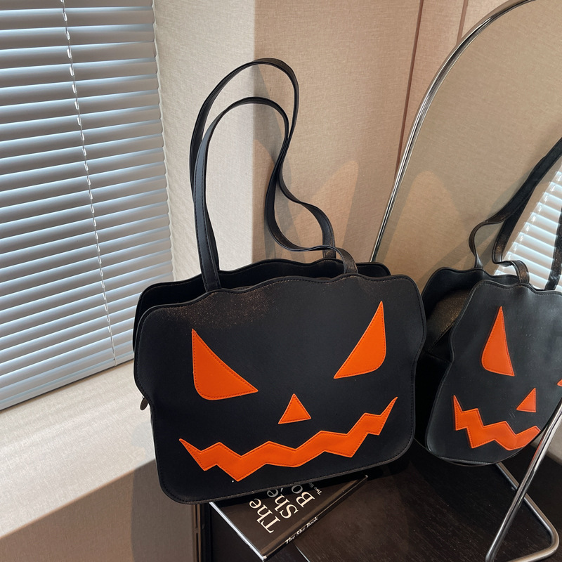2025 New Halloween Pumpkin Single Shoulder for Women Fashionable Quirky Small Crossbody Bag ddmymoon