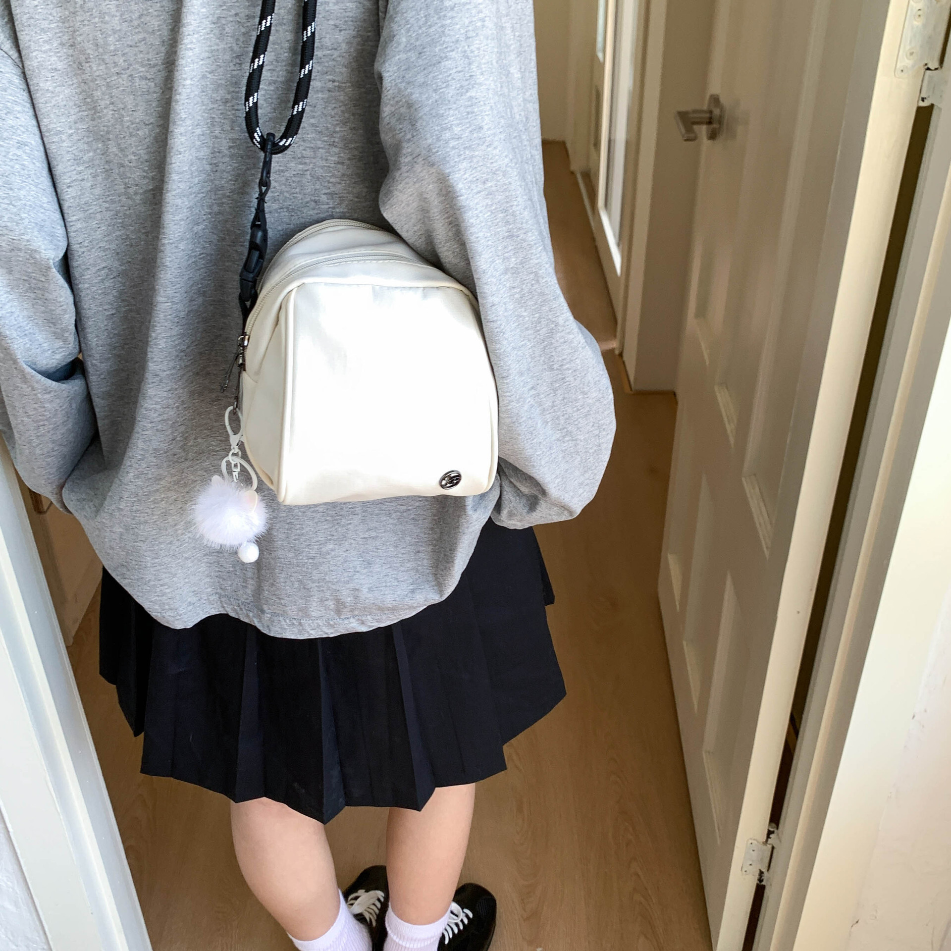 Mini Lightweight New Niche Design Trendy Large Capacity Tote Crossbody Versatile Shell Small Bag ddmymoon