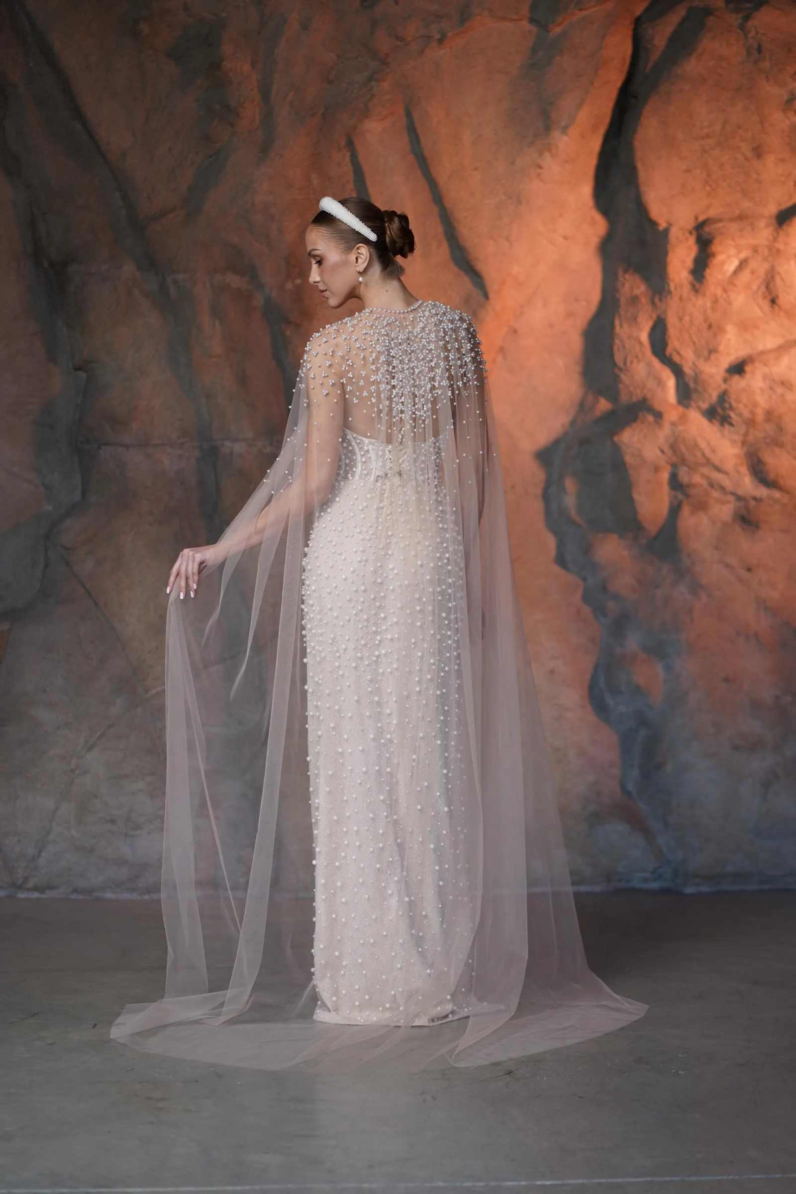 Classic Bridal Veils For Women Pearls Beaded 2m Floor Length Voile Marriage Wedding Veil Tulle Bride Accessories Custom Made