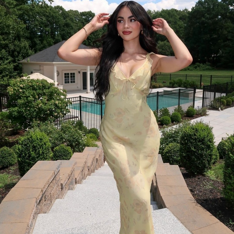 2025 Summer New Women's Summer New Women's Fashion Sexy Low fashion cut Spicy Girl Vacation Style Retro Printed Slimming Strap Skirt New Des