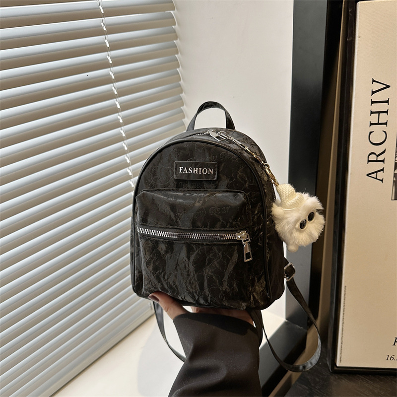2025 Summer New Fashionable Travel Bag for Women, Minimalist and niche Style, New Casual Student Backpack, Designer Bag, Designer Backpack