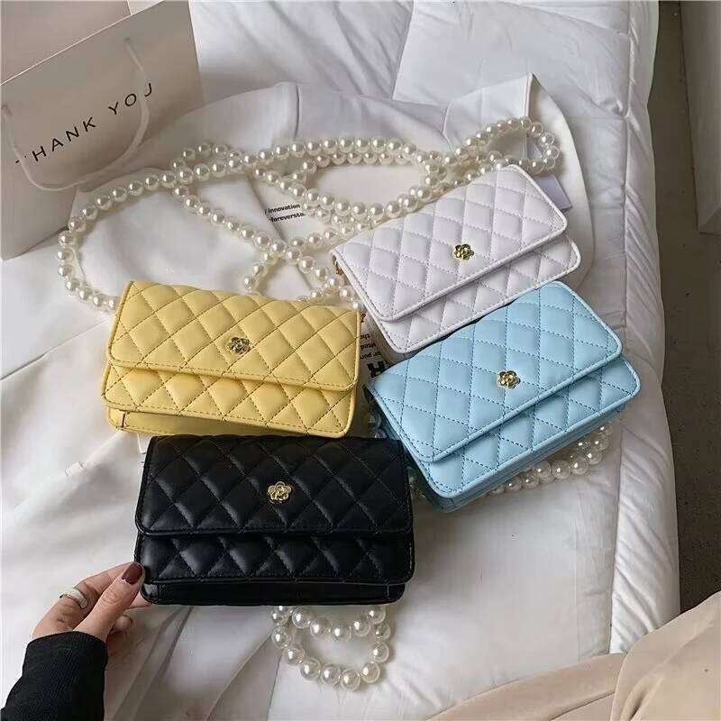Hot Selling Ladies Handbags Girls Fashion Pearl Hand Bags Women Purses Elegant Leather Chain Belt Mini Coin Crossbody Bag Designer Bags