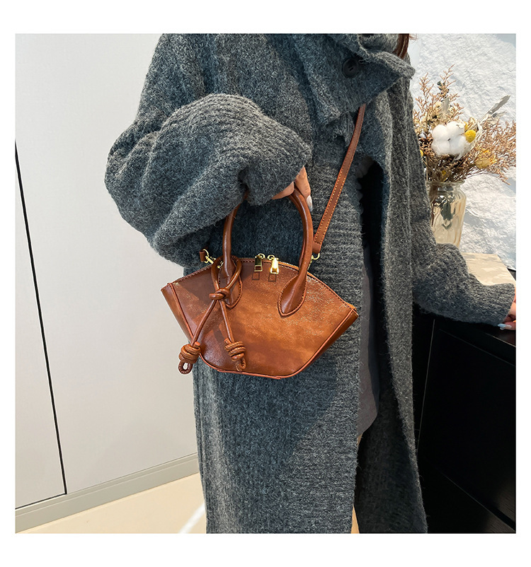 2025 Free Shipping New Women's Designer Retro Color Series Design Single Shoulder Crossbody Bag Outdoor Vacation Bag Wallet Armpit Bag Mouth Red 