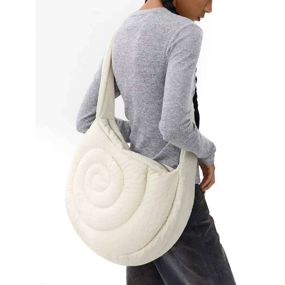 New fashion "Puff Snail" foamed texture cotton-filled cloud shoulder bag for autumn and winter with a crossbody strapdesigner bag
