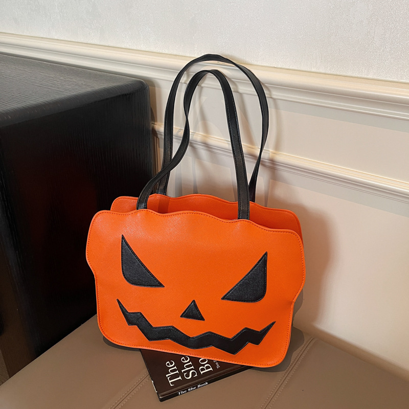 2025 New Halloween Pumpkin Single Shoulder for Women Fashionable Quirky Small Crossbody Bag ddmymoon