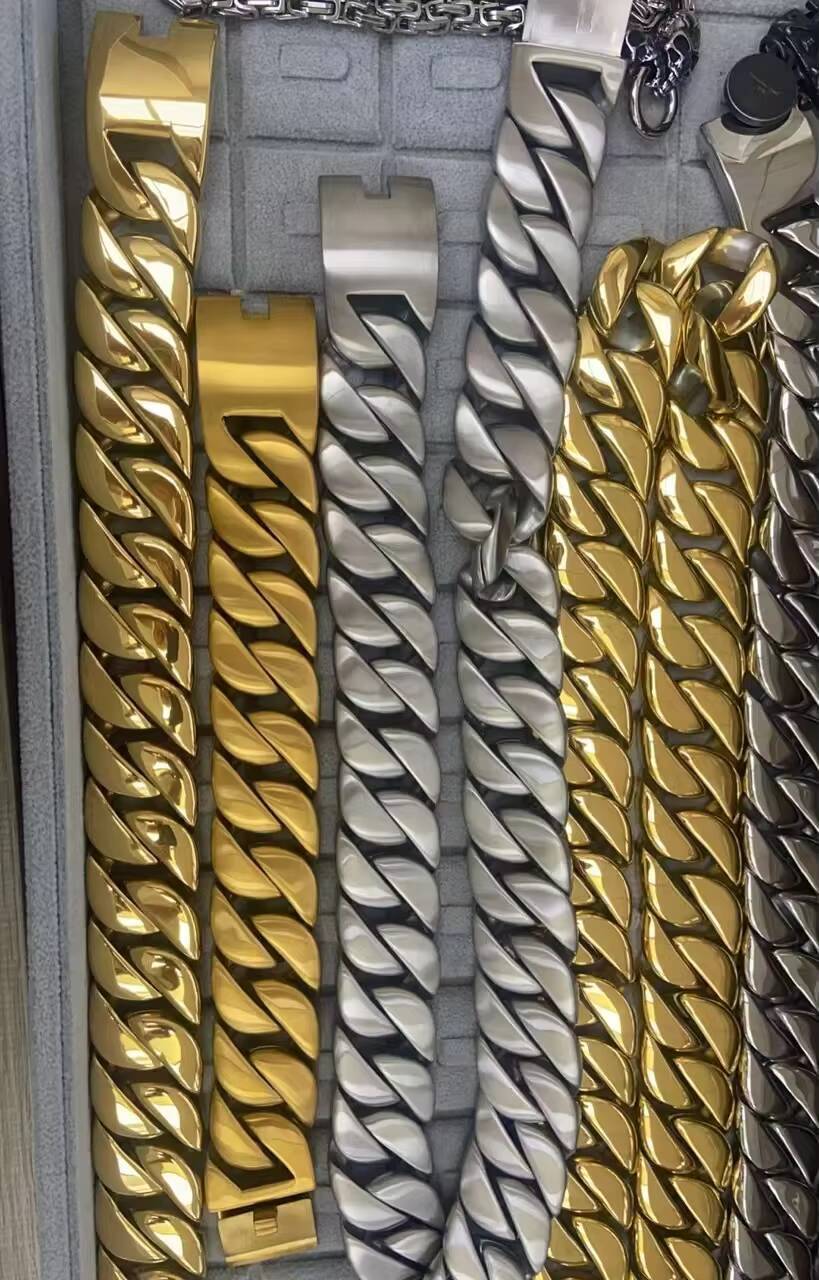 Wholesale Stainless Steel New Fine Jewelry Luxury Chunky Gold Necklace Bracelet Jewelry Sets for Women and Men Cuban Link Chain