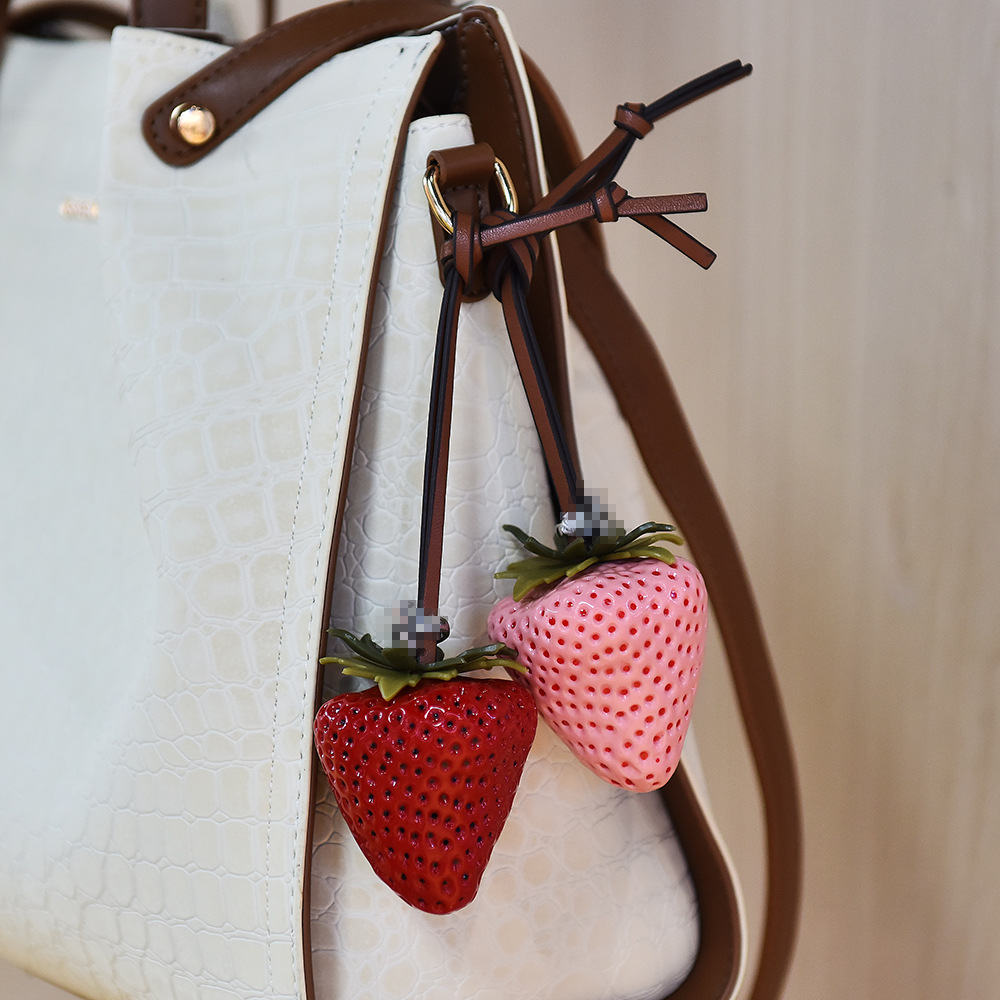 Designer Charms Bag charm 3D Resin Cute Hanging Decoration Luxurys designer Fashion style Acrylic Super Realistic Handmade Accessory Simulation Strawb