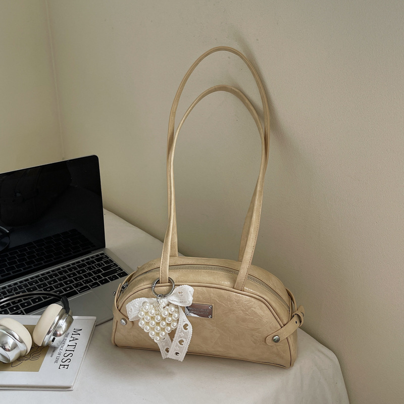 Single Shoulder Design Niche Versatile Large Capacity Fashion Underarm 2025 New Commuter Handbag Bowling Bag ddmymoon