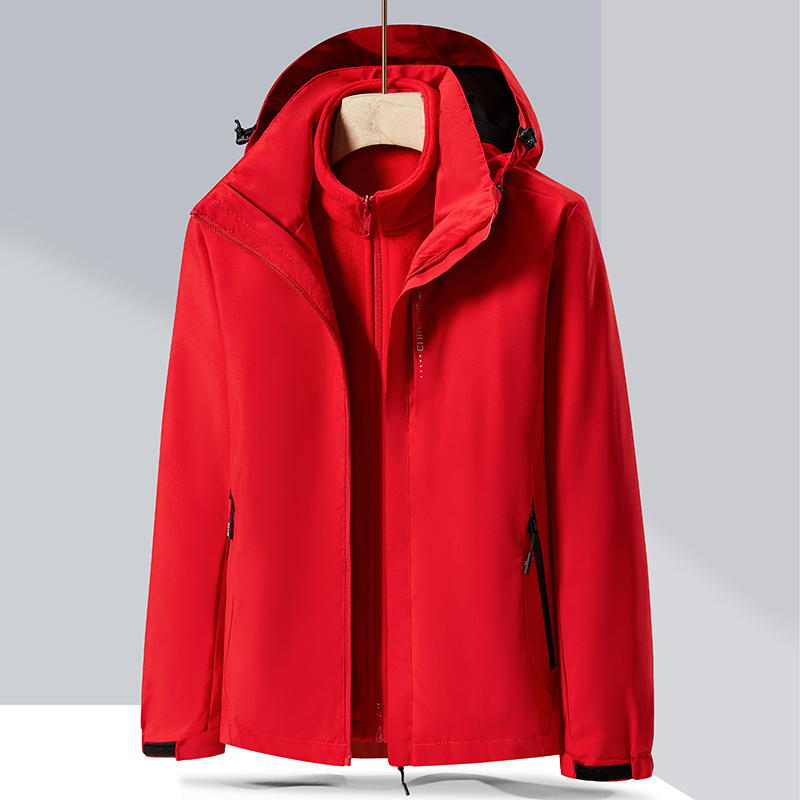 Stylish Protective Lightweight Jackets for Gentlemen: Stay Dry During Rainy Autumns