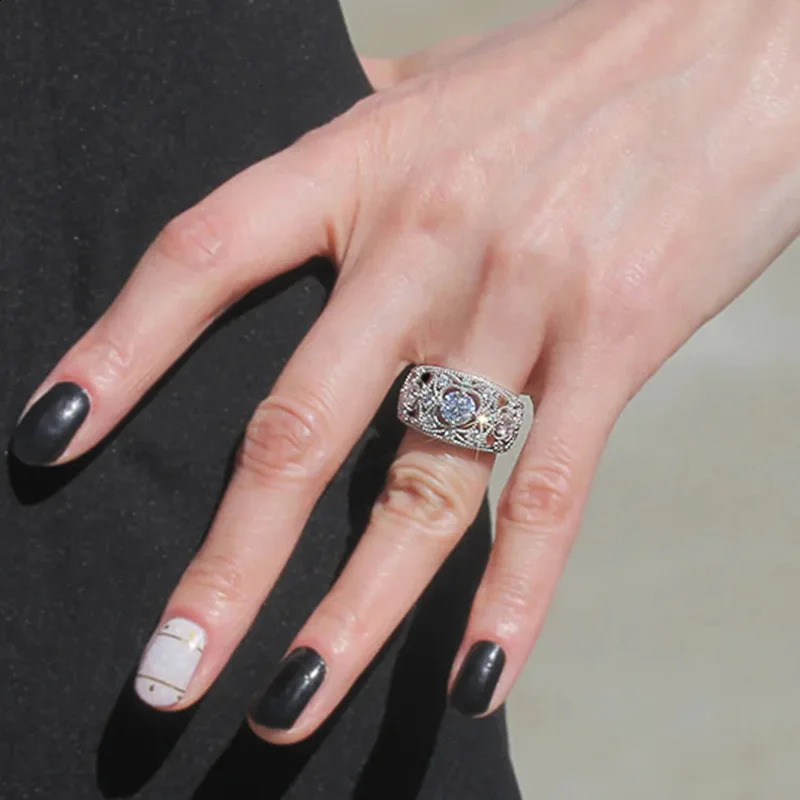 Vintage Female Ring 925 Sterling Silver Sparkling Crystal Rings for Women Full with Zircon Hollow Out ed Wedding Jewelry 250807