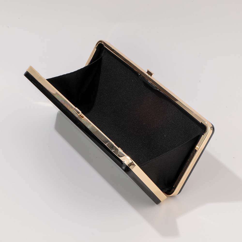 New Hardware Clip Style Single Shoulder Crossbody Fashionable Personality Socialite Evening Bag