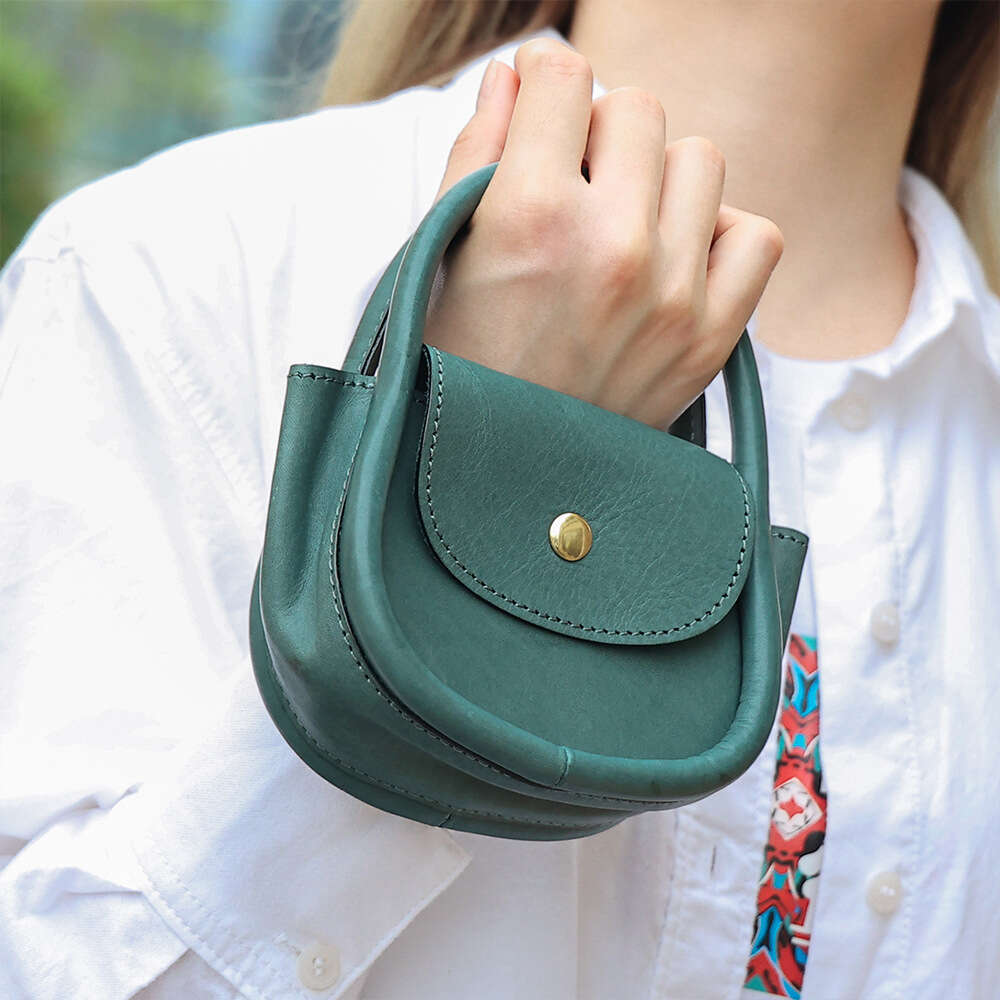 DHessentials New Genuine Leather Mini Handbag - Korean Style Top Grain Crossbody Purse for Women, Blue Shell Bag (20x15cm, 300g)