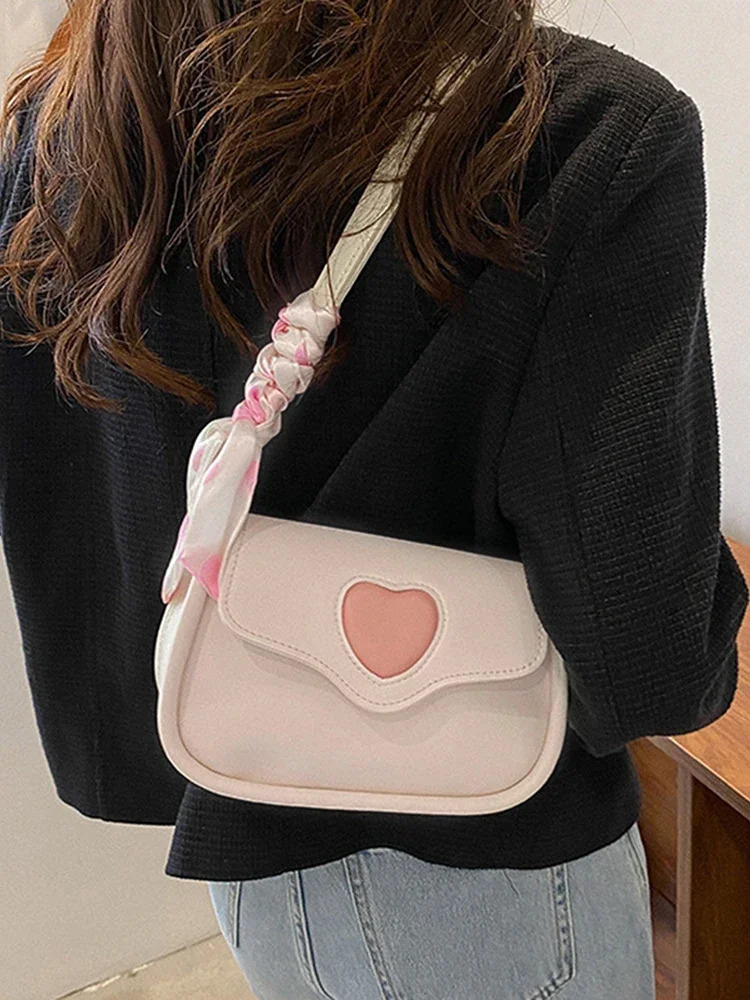 Slanting Cross Bag Female Hundred Fashion Love Retro Saddle Niche Shoulder 250811