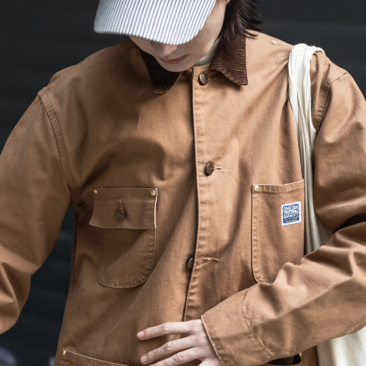 Two-Tone Color Four Bag Jacket for Versatile Style