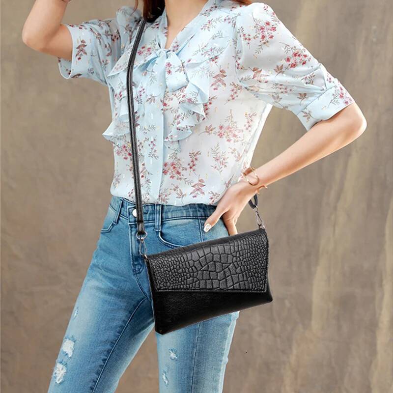 2025 women s Autumn New Fashion Niche Design Women s Shoulder Bag Crocodile Pattern PU Leather bag Bag Women s Crossbody Bag Autumn New Designer Bag