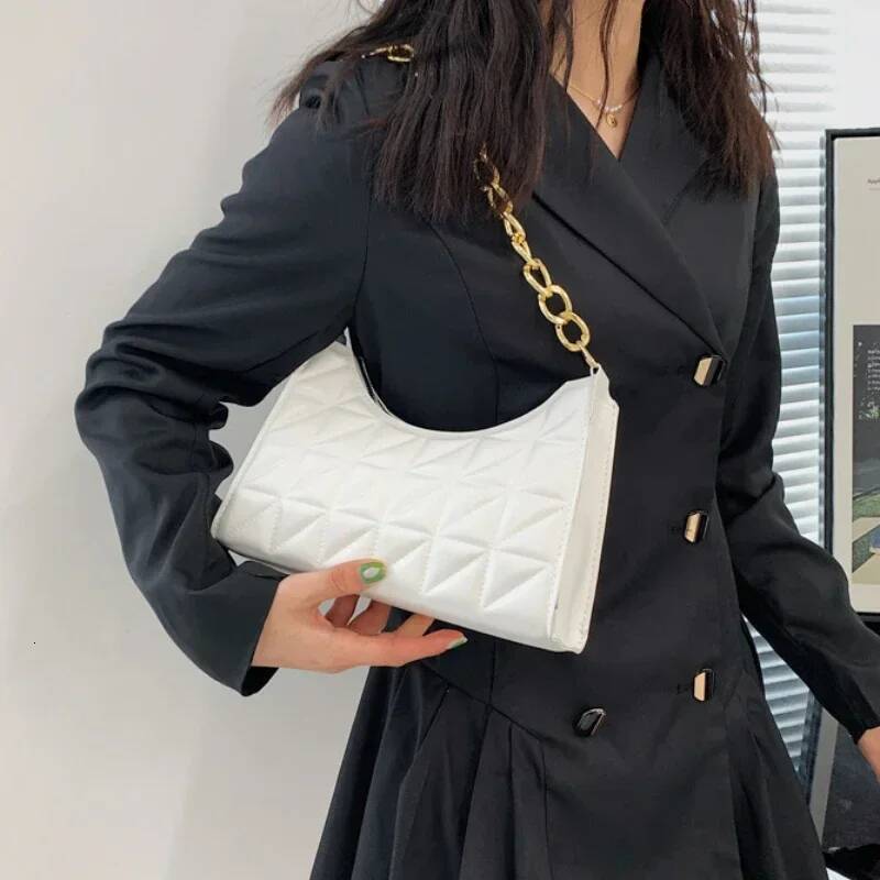 Autumn New Women's Diamond Shaped Armpit Bag Fashionable Women's Shoulder Bag Chain Handbag Texture Niche Autumn New Designer Bag Women'