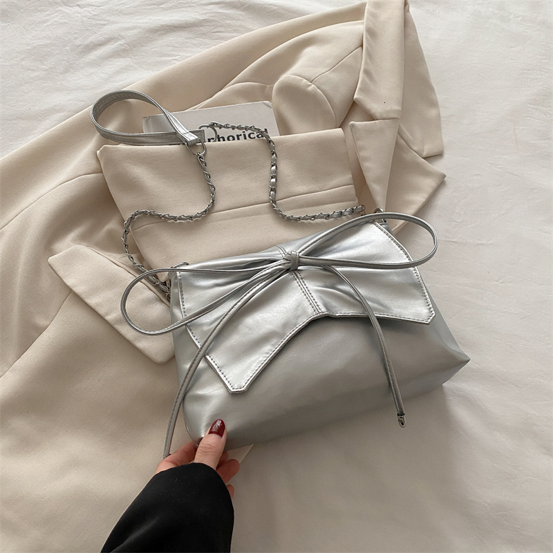 Autumn New Luxury Bow Women's Shoulder Bag Niche Chain Fashion Women's Crossbody Bag New Autumn New Designer Bag Simple Style Women's H