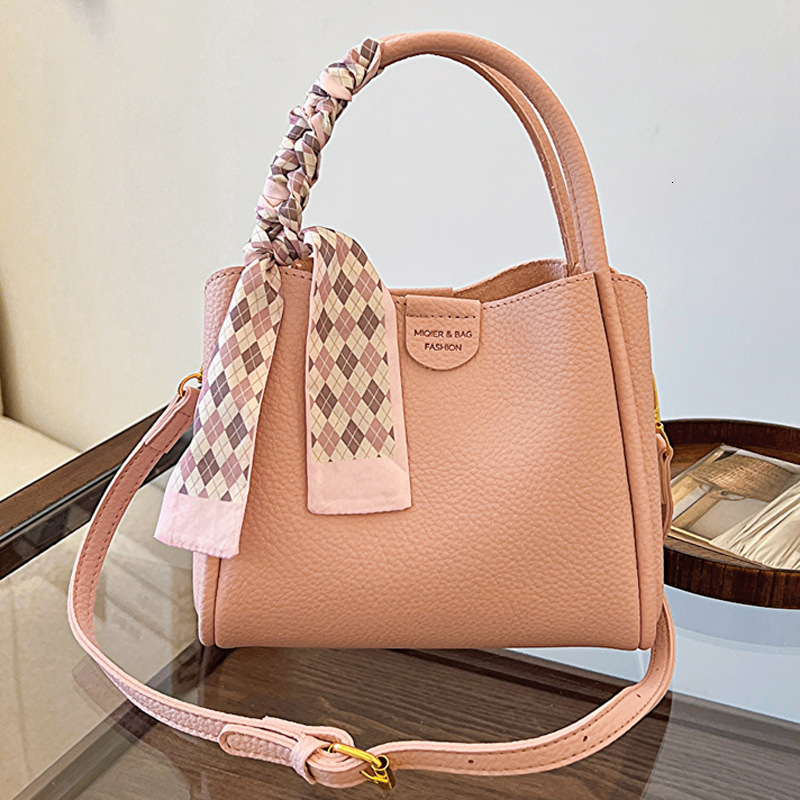 This Year's Trendy Vegetable Basket Handbag for Women 2025 New Soft Leather Bucket Commuter Shoulder Crossbody Bag ddmymoon