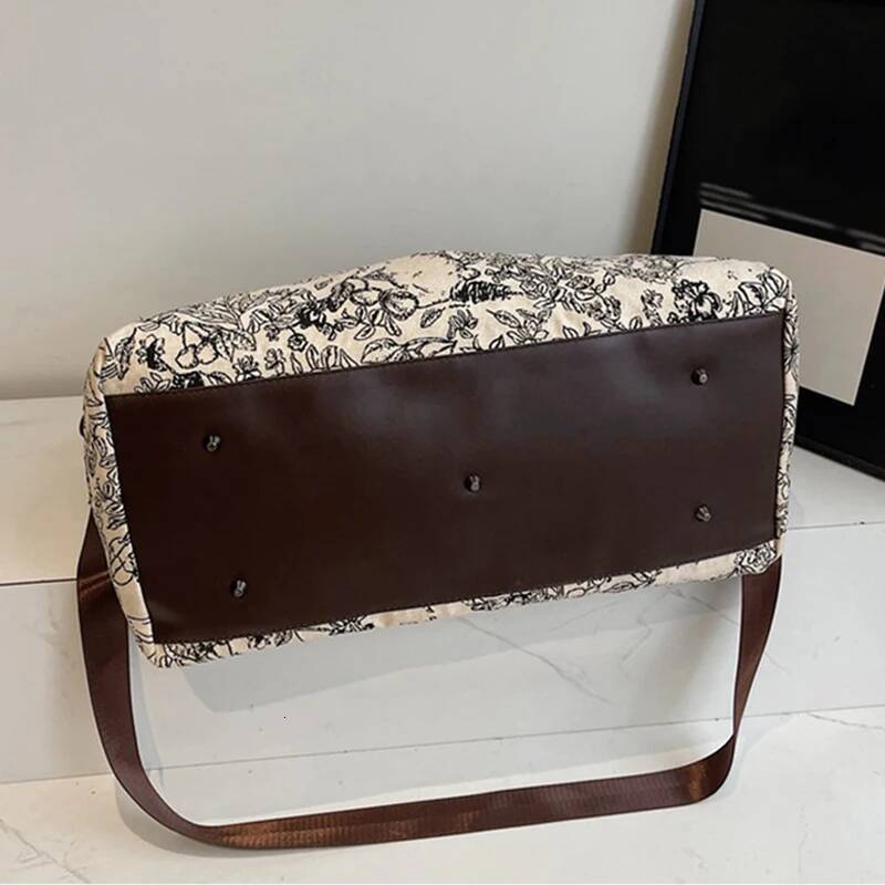 2025 Free Shipping New Women's Designer Travel Bag, Women's Fitness Carry On Luggage Bag, Outdoor Hiking Shopping Handbag, Retro Backpack