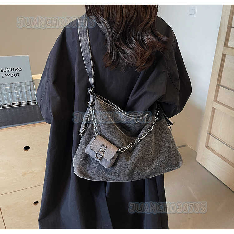 Shoulder Bag Women Large Capacity Crossbody Bag 2024 New Trendy Commuting Student Handbag Tote Bag H250809