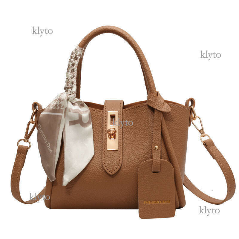Designer Handbags for Women 2023 New Trendy Summer Basket Ladies Crossbody Handheld Bucket Bag