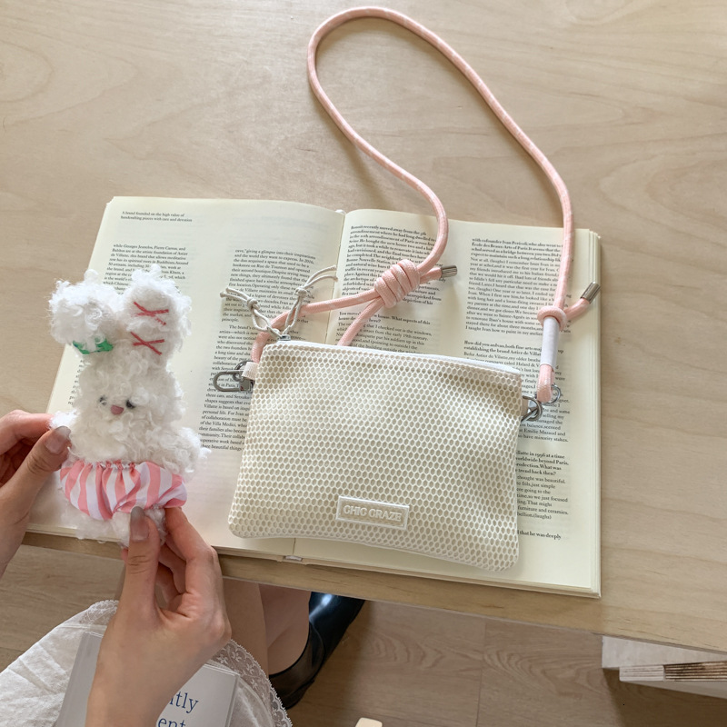2025 New Simple Mesh Lightweight Women's Crossbody Korean and Japanese Style Casual Commuter Shoulder Bag ddmymoon