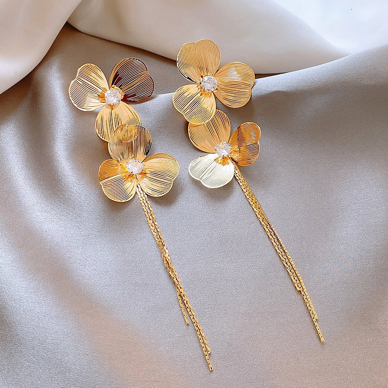 Sier Needle Zircon Hollow Flower Petal Tassel Fashion Versatile Studs Light High-end Feel Earrings