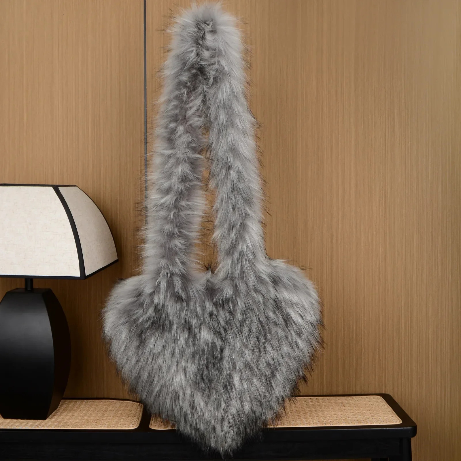 Heart Shaped Faux Fur Shoulder Bag Fluffy Plush Winter Women Handbags Cute Love Crossbody Bags for Tote Lady Shopper 250811