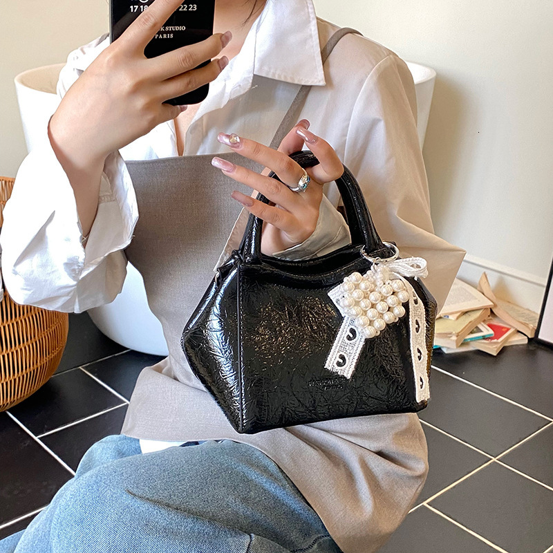 2025 Summer New Fashion Trendy Simple Style Handheld Bucket Stylish Commuter Solid Color Crossbody Women's Bag ddmymoon