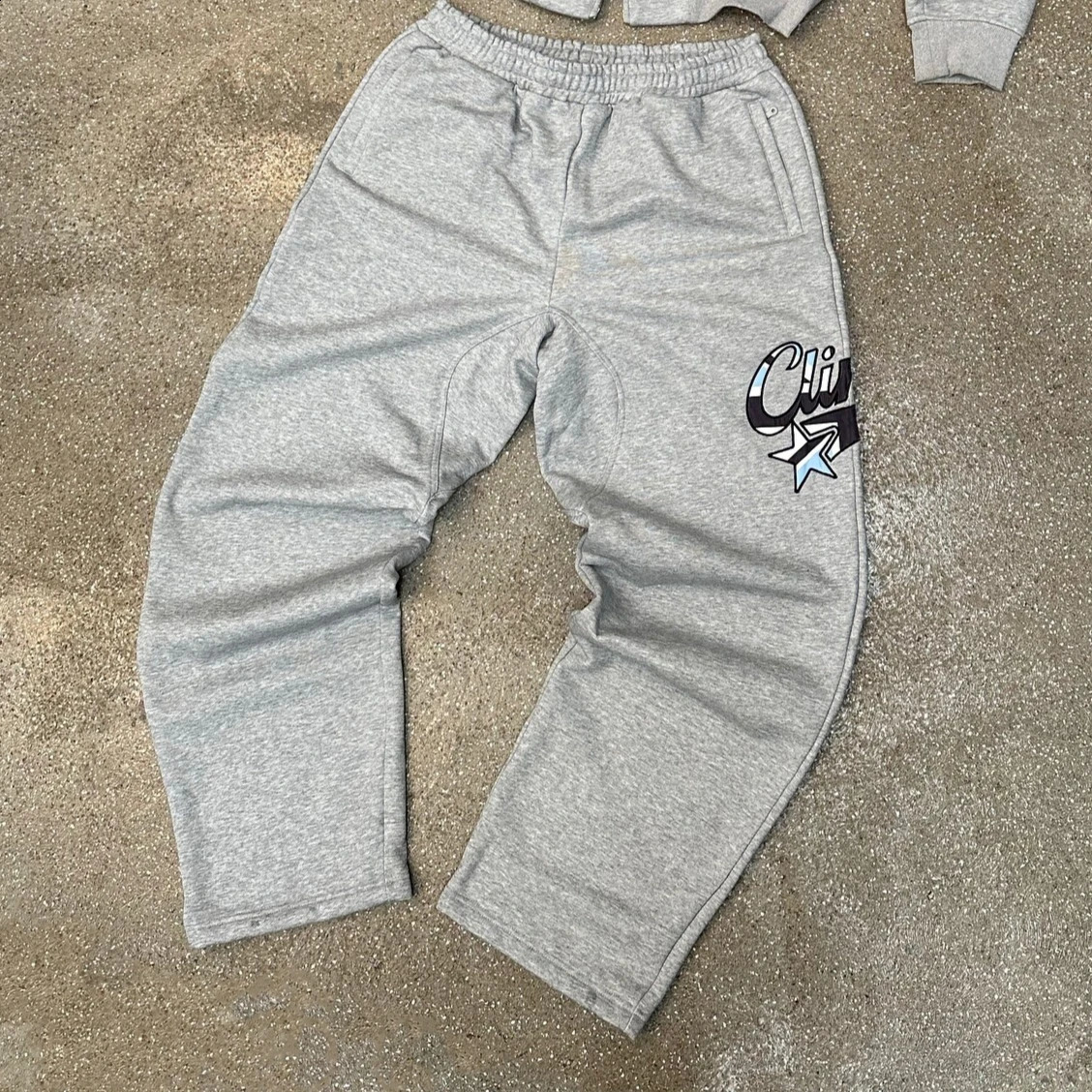 Streetwear Graffiti Lettering Zipper Hoodie Sweatpant Two Piece Y2K Suit Men Women Retro Casual Pant Sweatshirt Gray Sport Suit 250809