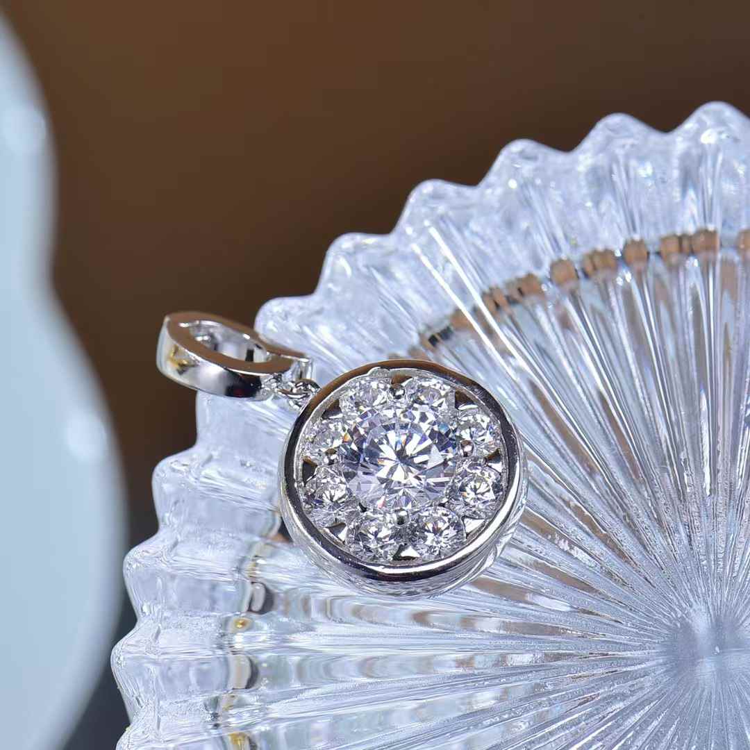 Moissanite Pendant Necklace Classic Round Sparkly Design Diamond Look Gem for Everyday Special Occasions Daily Wear Gifting