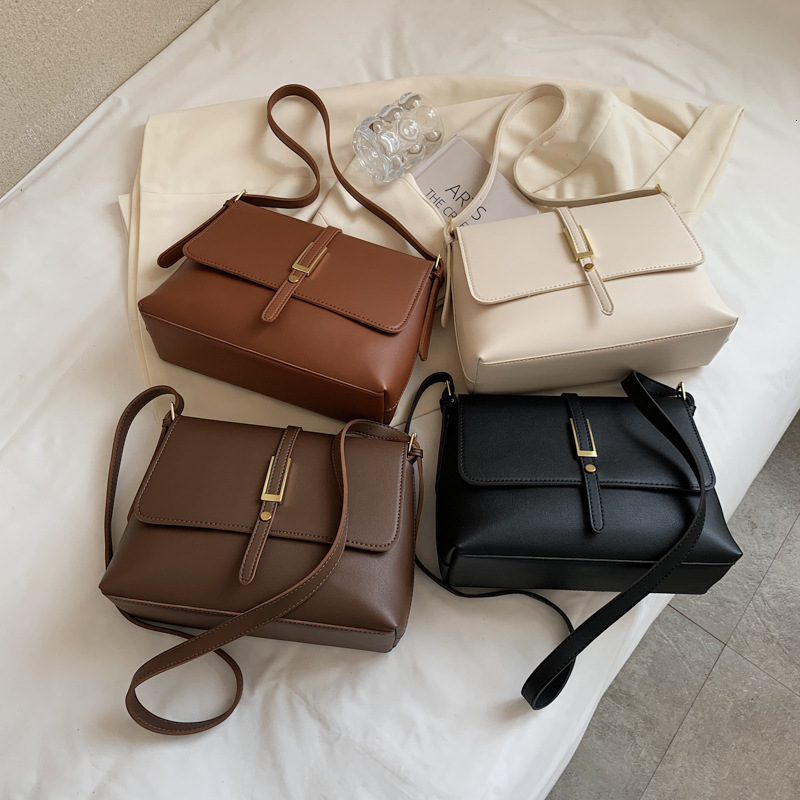 2025 autumn new retro fashion simple shoulder bag elegant niche design armpit bag popular women's crossbody bag designer bag