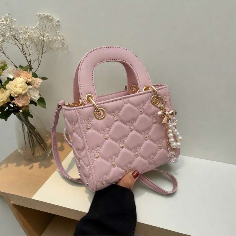 Designer Bag Luxury Bag Dhessentials High-End Style INS Trendy Fashion Shoulder Bag Handbag Shoulder Crossbody Women Versatile Casual Niche Design