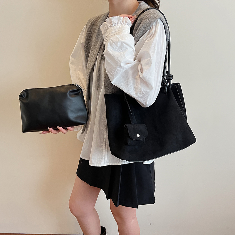 2025 women s Autumn New Vintage Large Capacity Matte Texture Underarm Bag Autumn bag New Commuter Mother and Daughter Bag Handbag Autumn New Designer 