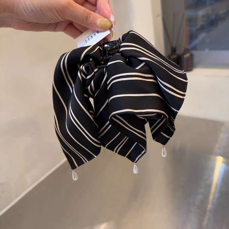 Korean Style Sister Pearl Pendant High-End Striped Fabric Shark Clip for Women, Back of Head Hair Claw