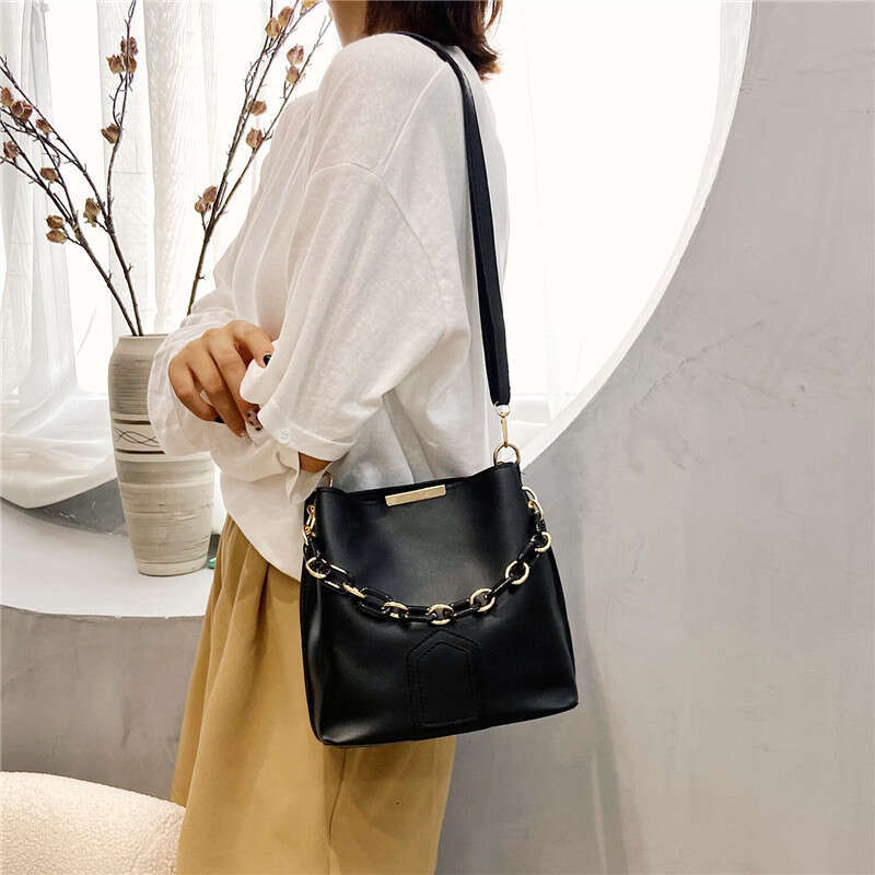 Design Small for Women Summer 2025 Designer New Trendy Fashion Single Shoulder Crossbody Stylish Handheld Bucket Bag