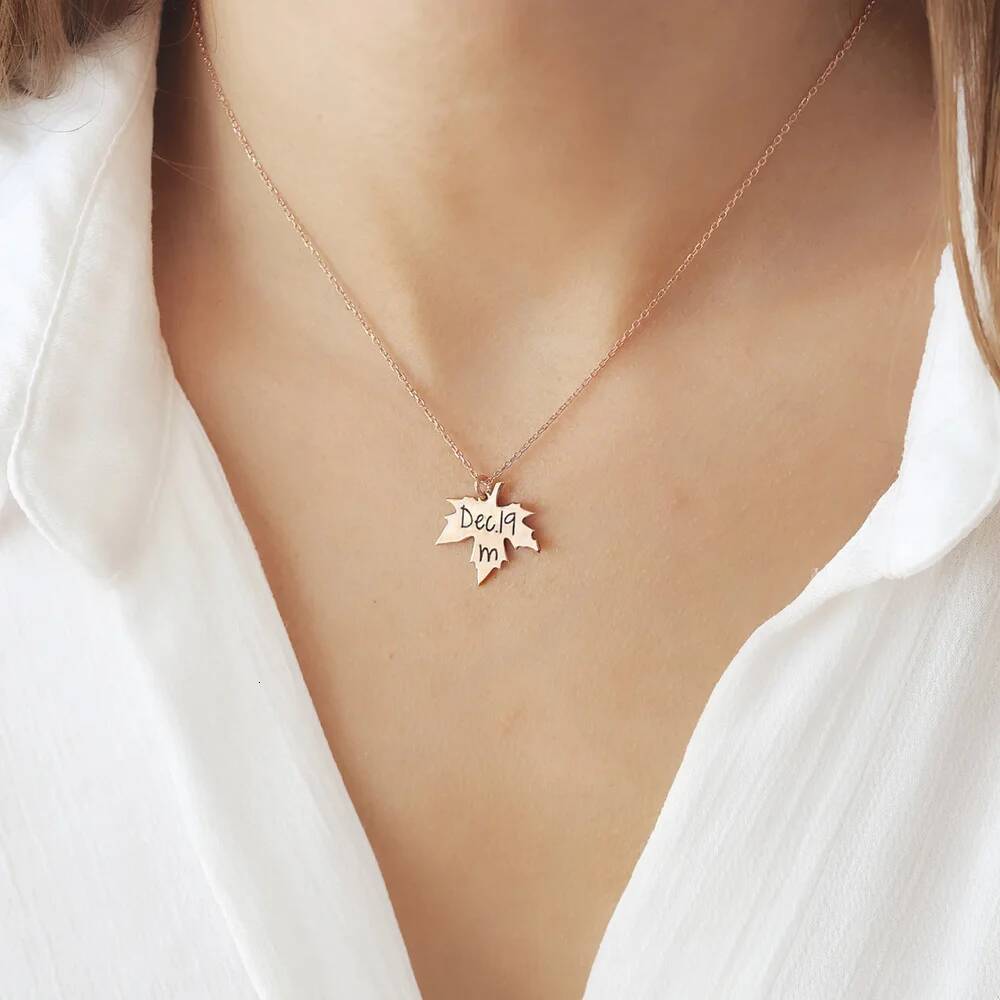 Personalized Carving Name Maple Leaf Necklace For Women Stainless Steel Sycamore Leaves Pendant Minimalist Elegant Jewelry Gift