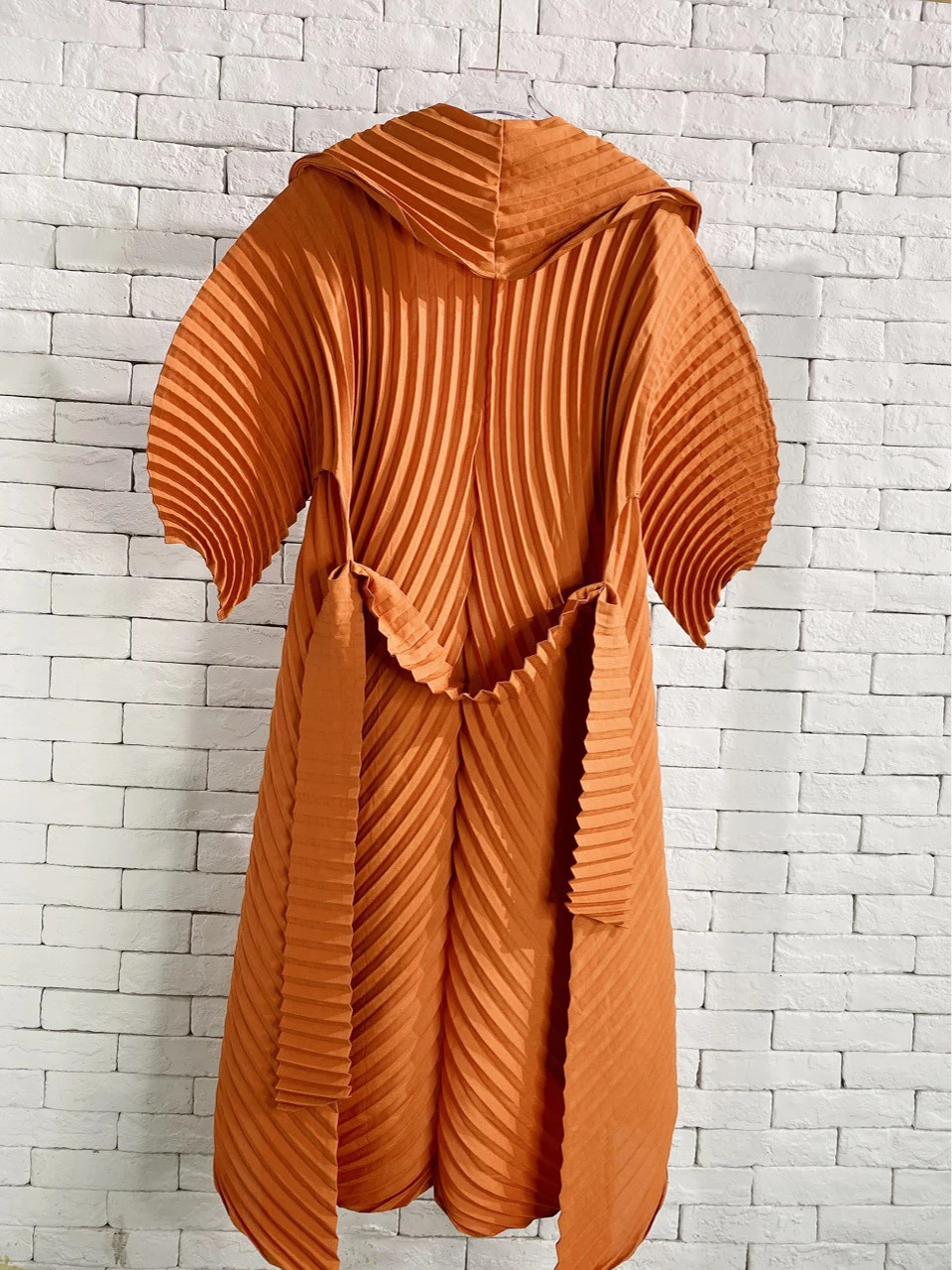 Miyake Pleated Windbreaker Autumn Winter Batwing Sleeves With Belt Loose Trench Coats Free Size ner Women Clothing 250809