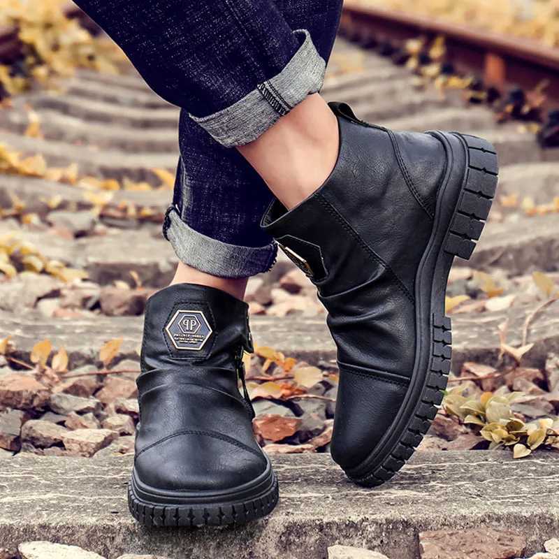 2025 Men Leather Boots Men Safety Shoes for White Shoes British Style Platform Men Boots Outdoor Hiking Boots Fashion Short Boots W250811