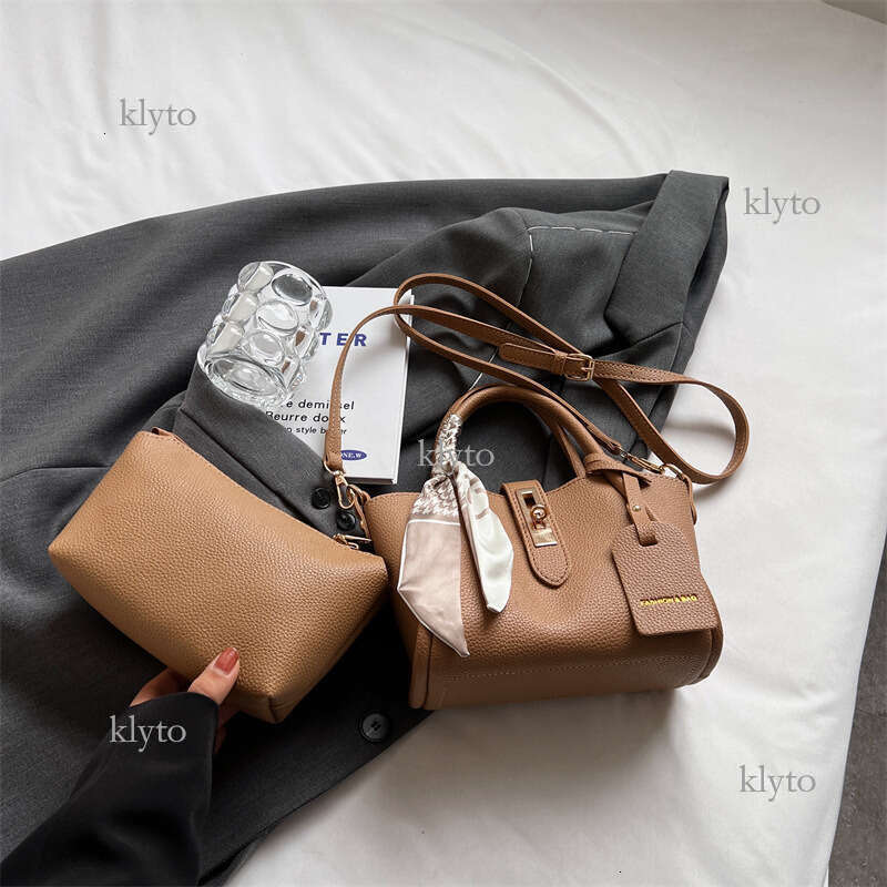 Designer Handbags for Women 2023 New Trendy Summer Basket Ladies Crossbody Handheld Bucket Bag